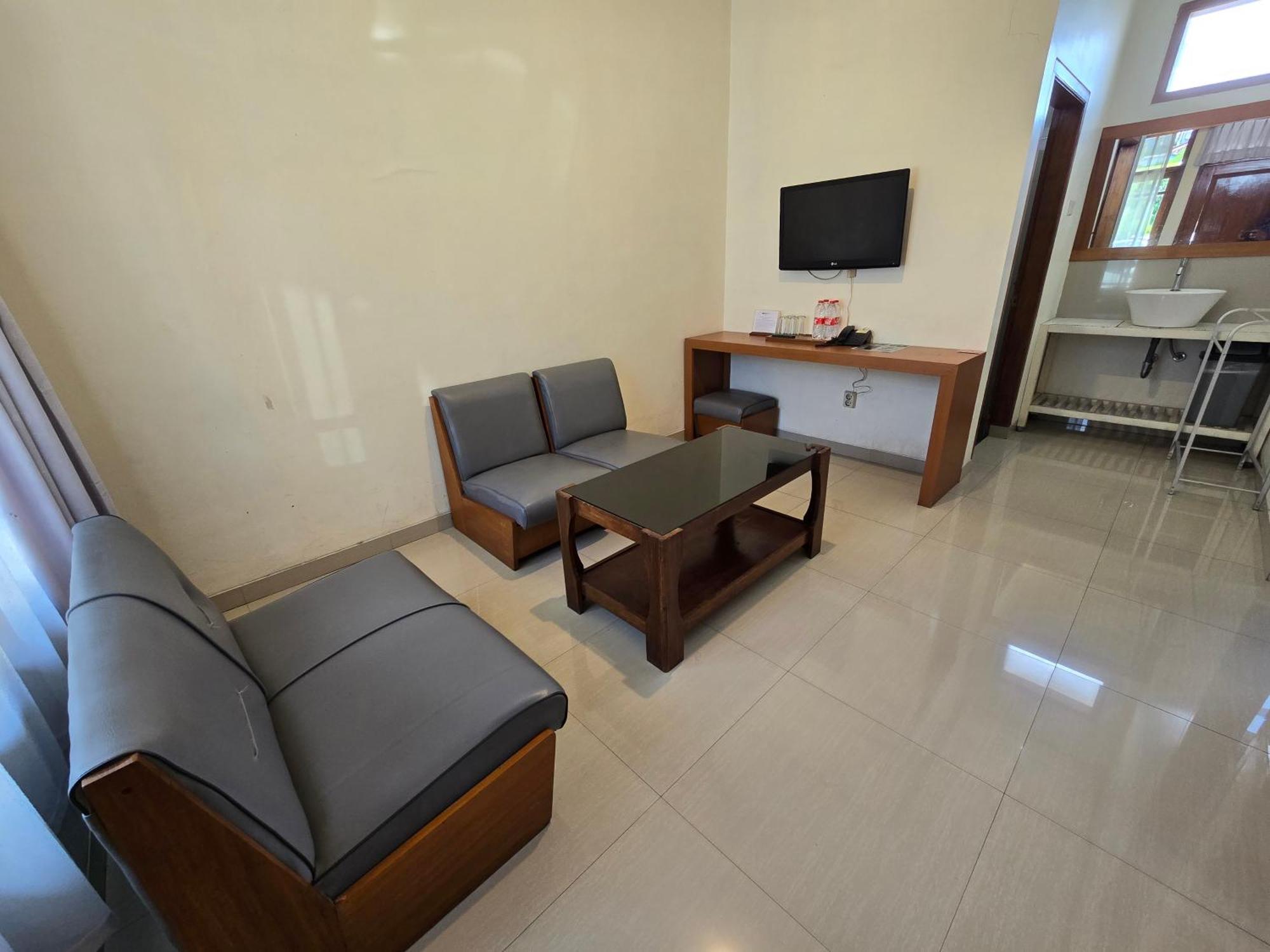 Kusma Hotel Bandungan Semarang Exteriör bild