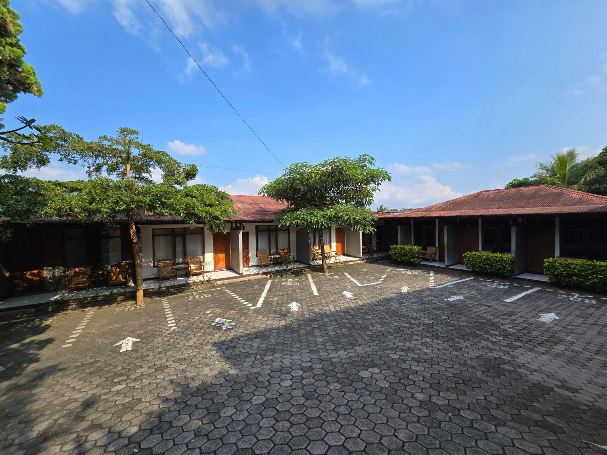 Kusma Hotel Bandungan Semarang Exteriör bild