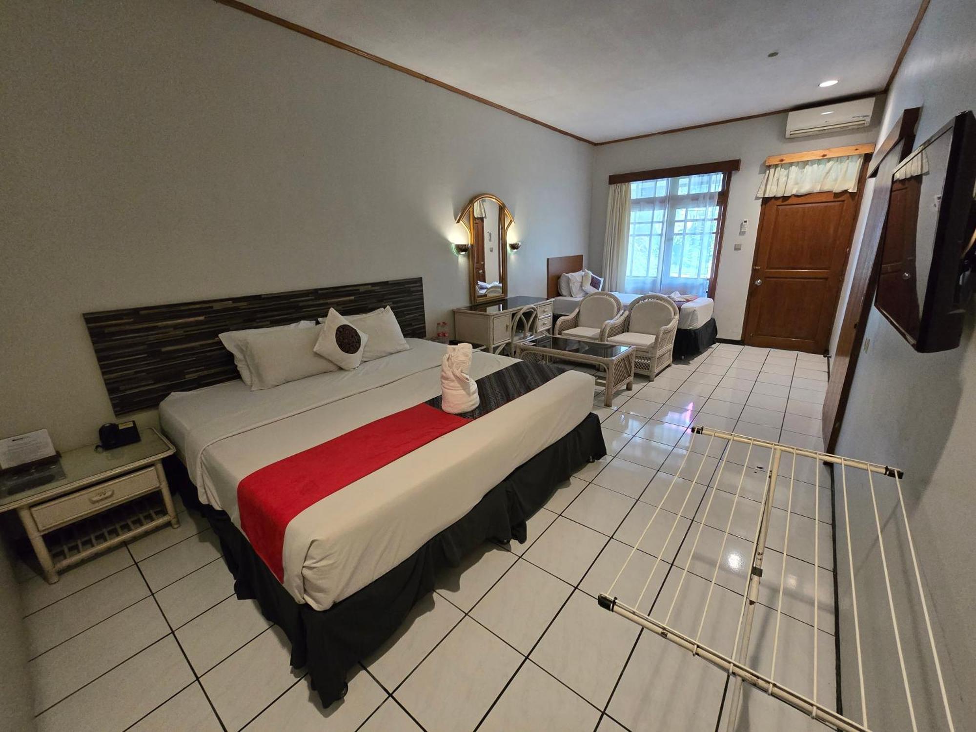 Kusma Hotel Bandungan Semarang Exteriör bild